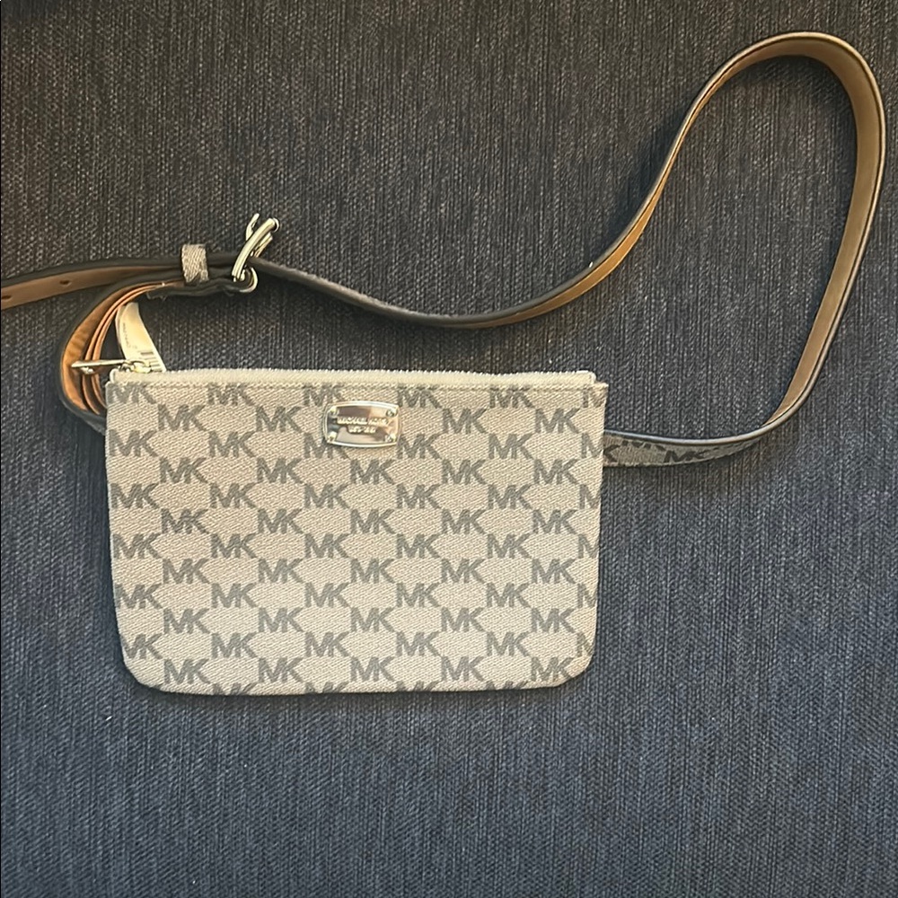 Michael Michael Kors Signature Logo Fanny Belt Bag Gray Silver Hardware